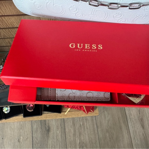 GUESS Black Card Holder and Heart Keychain Set - Picture 2 of 3